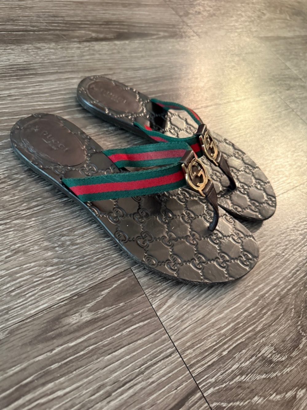 Gucci Guccissima Thong Sandal - Picture 3 of 7
